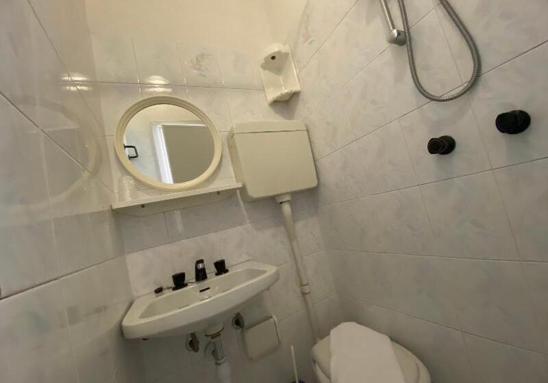 غرفة قياسية سرير كينج لذوى الإحتياجات الخاصة, Holiday Inn Express Hotel & Suites El Dorado, An Ihg