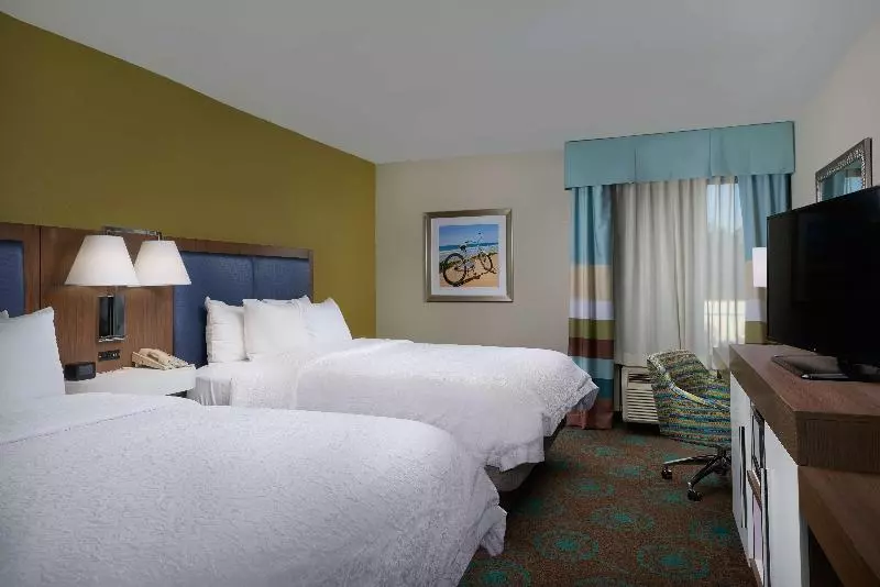 キングサイズベッドのスタンダードルーム, Holiday Inn Express Hotel & Suites Grand Rapids North, An Ihg