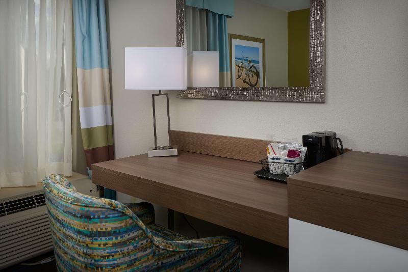 غرفة قياسية سرير كينج, Holiday Inn Express Hotel & Suites Grand Rapids North, An Ihg