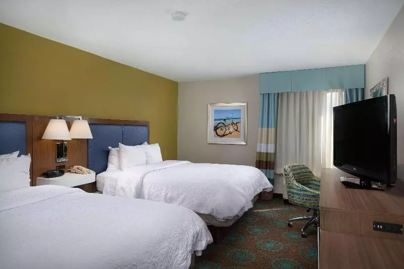 キングサイズベッドのスタンダードルーム, Holiday Inn Express Hotel & Suites Grand Rapids North, An Ihg