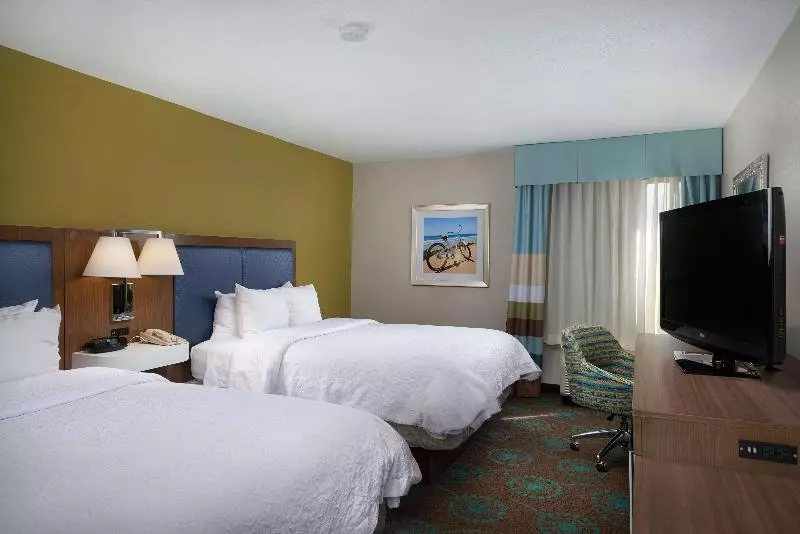 キングサイズベッドのスタンダードルーム, Holiday Inn Express Hotel & Suites Grand Rapids North, An Ihg