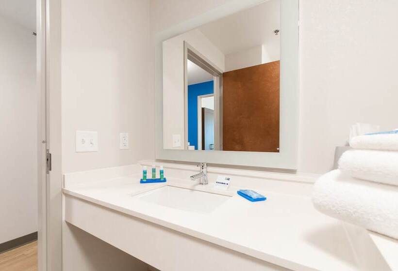 Люкс с гидромассажем, Holiday Inn Express Hotel & Suites Hagerstown, An Ihg