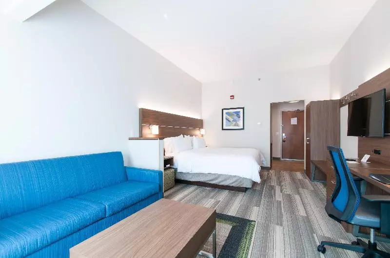 キングサイズベッドのスイートルーム, Holiday Inn Express Hotel & Suites Hagerstown, An Ihg