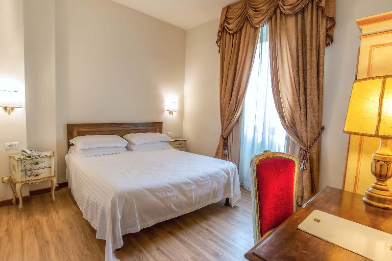 غرفة قياسية سرير كينج, Holiday Inn Express Hotel & Suites Sedalia, An Ihg