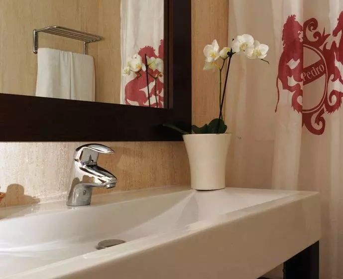 スイート, Holiday Inn Express Hotel & Suites Sedalia, An Ihg