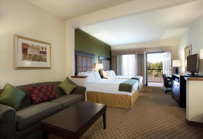 Люкс с Балконом, Holiday Inn Express Hotel & Suites Silt   Rifle, An Ihg