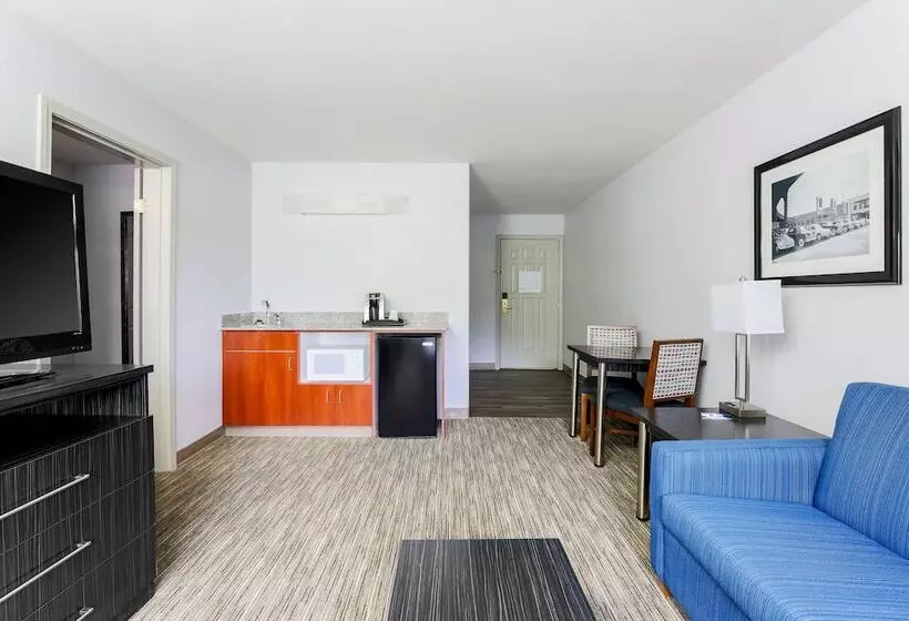 身障者適用スイートルーム, Holiday Inn Express Lancaster, An Ihg