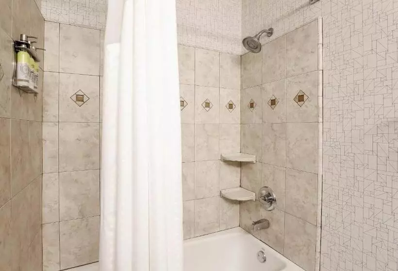 キングサイズベッドのスタンダードルーム, Holiday Inn Express Lancaster, An Ihg