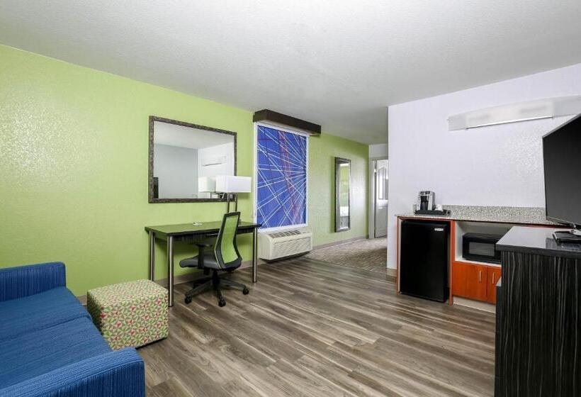 디럭스 스위트 킹 침대, Holiday Inn Express Lancaster, An Ihg