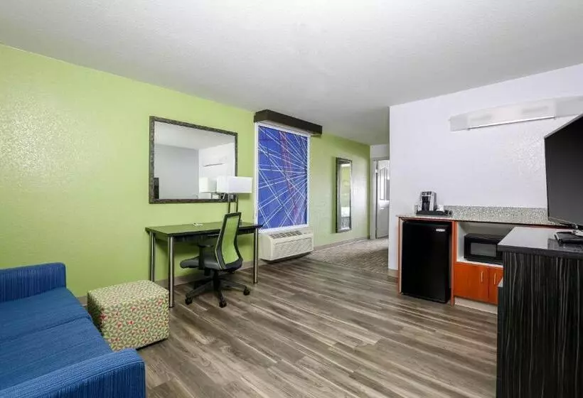 キングサイズベッドのデラックススイート, Holiday Inn Express Lancaster, An Ihg