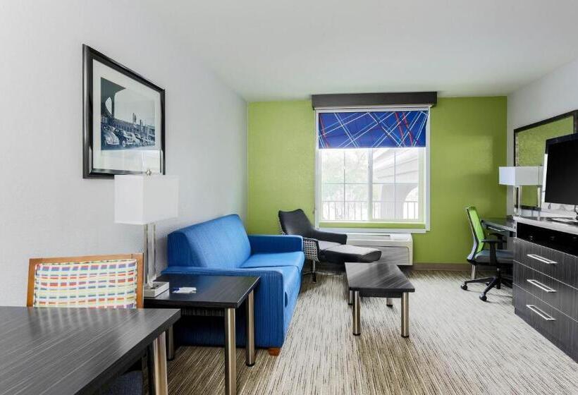 장애인을 위한 스위트, Holiday Inn Express Lancaster, An Ihg