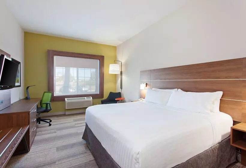 スイート, Holiday Inn Express & Suites Corona, An Ihg