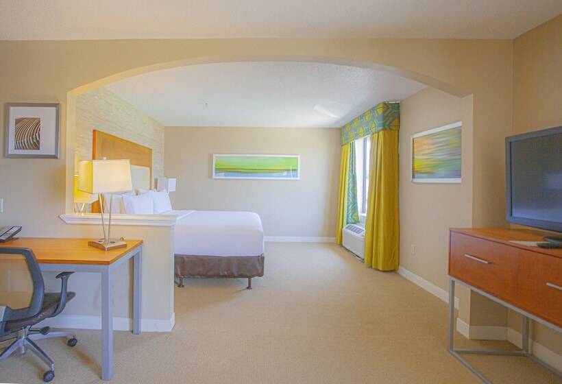 Люкс, Holiday Inn & Suites Spring   The Woodlands
