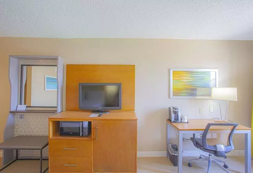 Sviitti Liikuntarajoitteisille, Holiday Inn & Suites Spring   The Woodlands