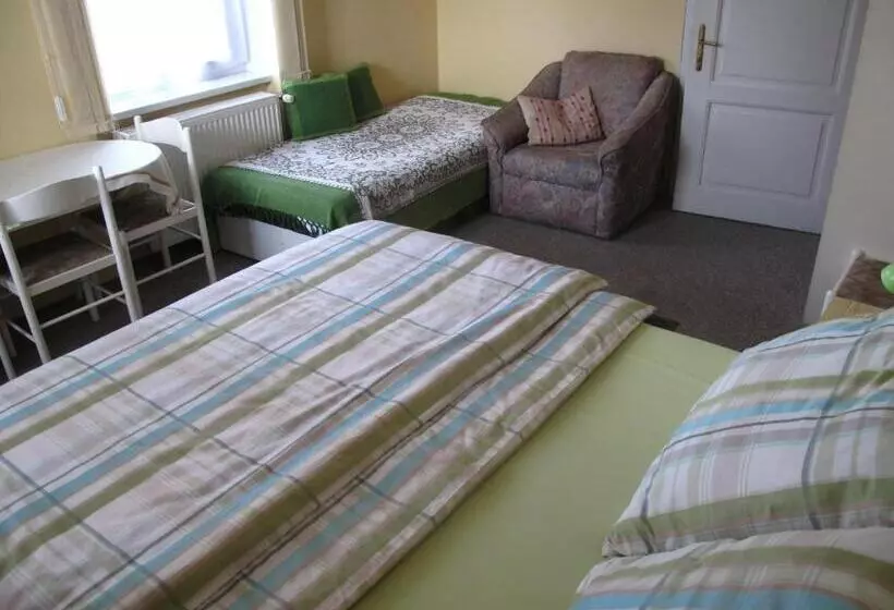 اتاق استاندارد سه نفره, Pension Ingrid