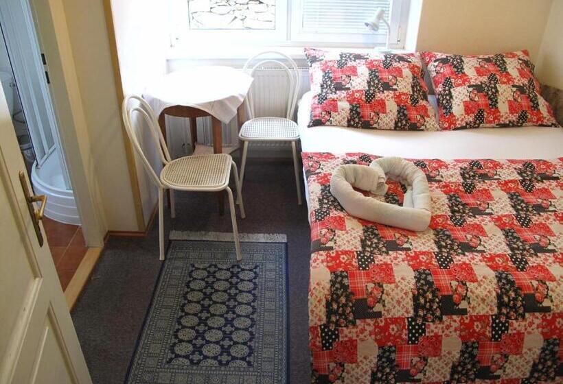 基本间, Pension Ingrid