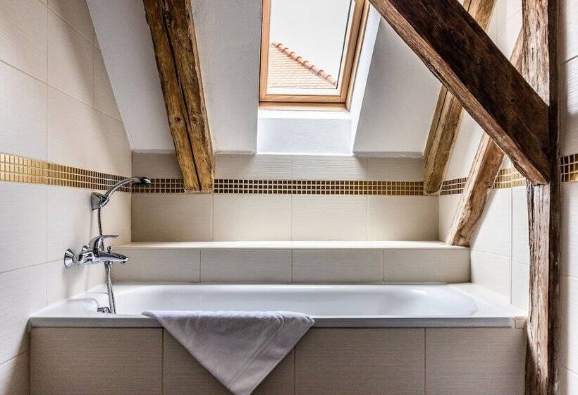 Номер Deluxe, Peregrin