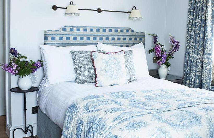 חדר סטנדרט, Red Lion