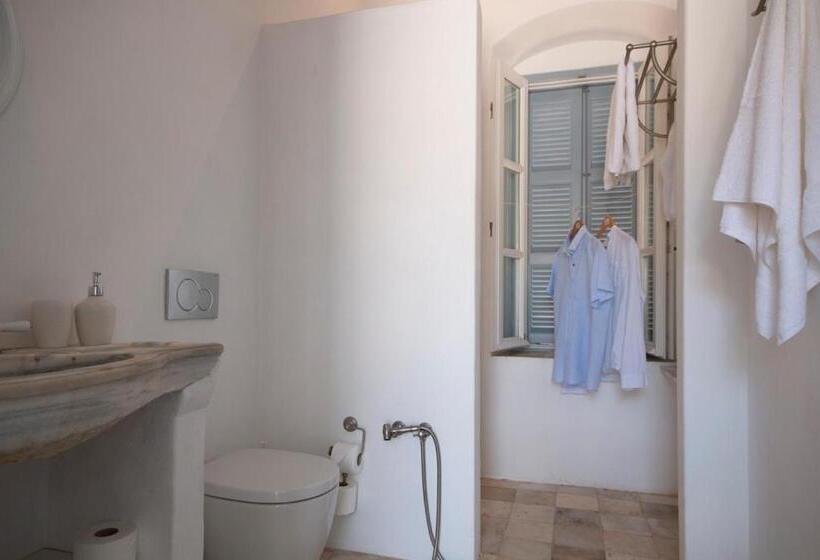 豪华海景房带阳台, The Anchor House