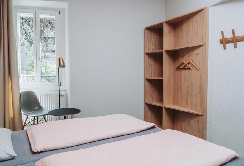 バスルーム共有のシングルスタンダード, Montreux Youth Hostel