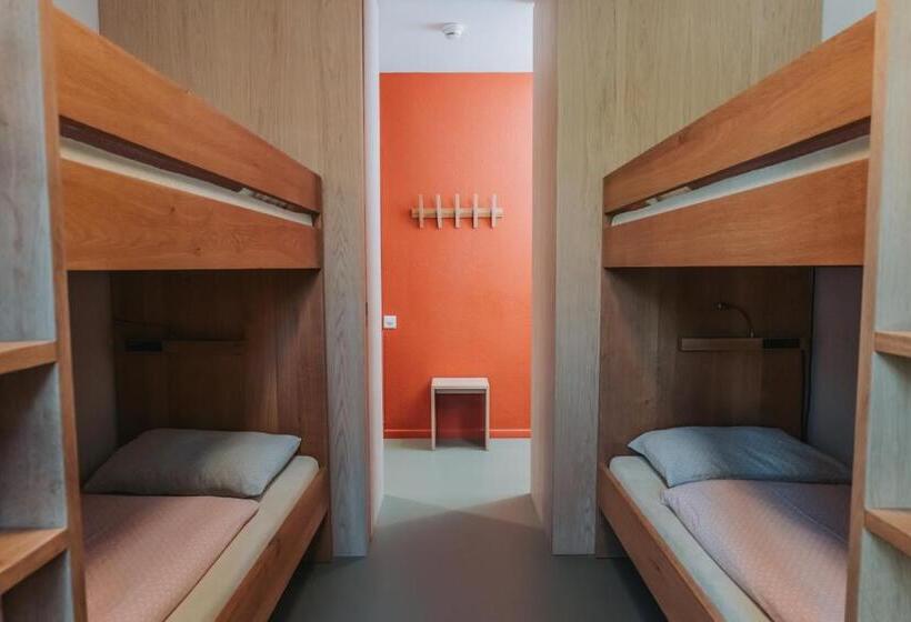 ルームシェアのワンベッド, Montreux Youth Hostel