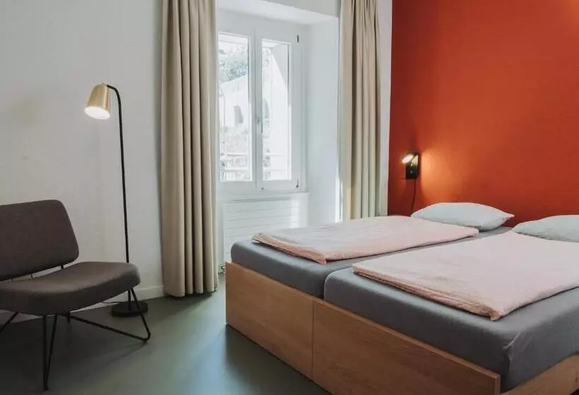 اتاق استاندارد, Montreux Youth Hostel
