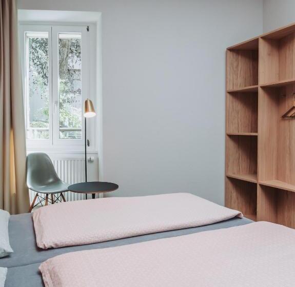 Номер Стандарт, Montreux Youth Hostel