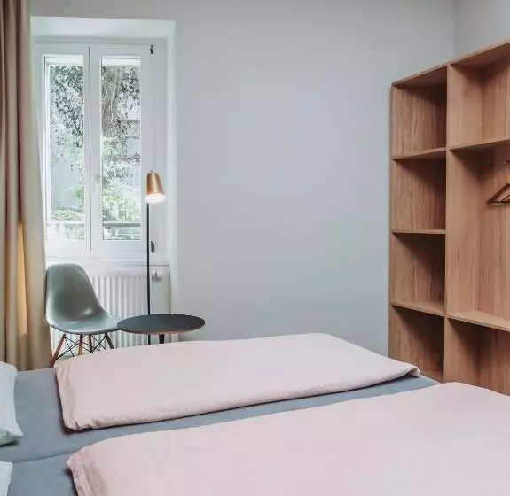 اتاق استاندارد, Montreux Youth Hostel