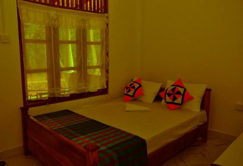 اتاق لوکس, Leesa Villa Safari Resort