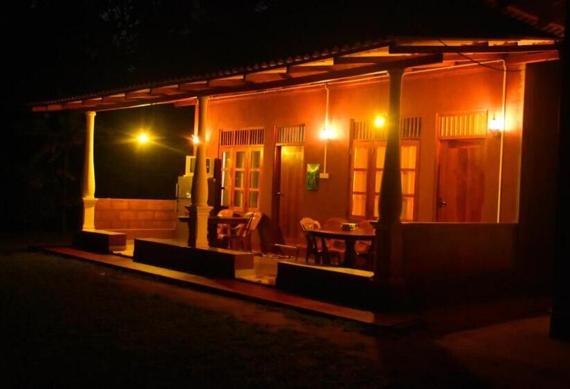 اتاق لوکس, Leesa Villa Safari Resort