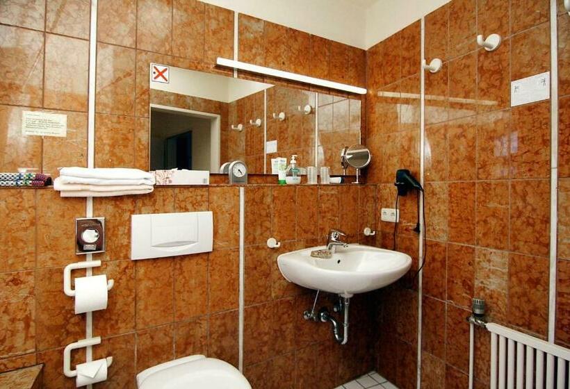 Номер Стандарт, Im Hochzeitshaus