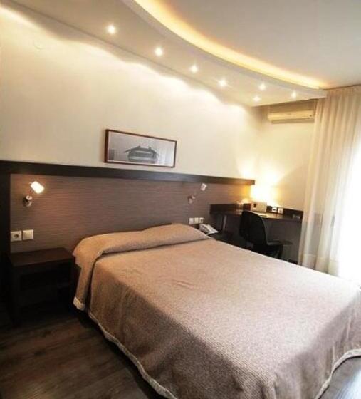 חדר סטנדרט לשלושה, Aliakmon