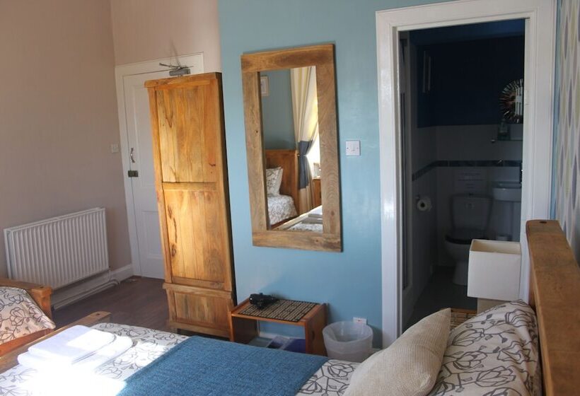 חדר סטנדרט לשלושה, Dalmore Lodge Guest House