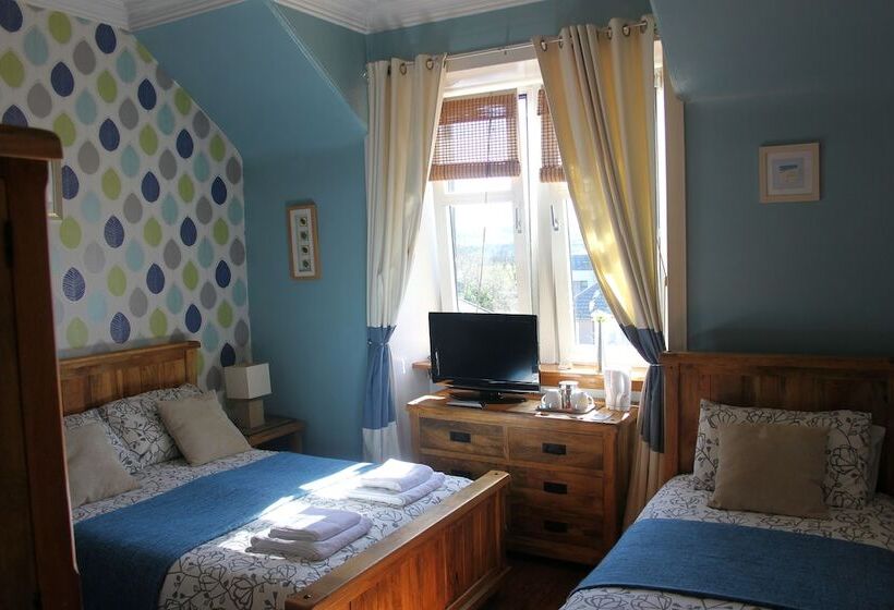 חדר סטנדרט לשלושה, Dalmore Lodge Guest House