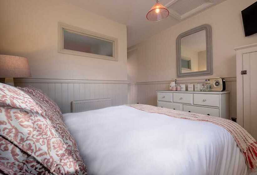 Standard Szoba, The Ship At Dunwich