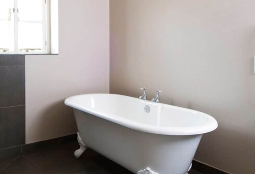 Deluxe Szoba, The Ship At Dunwich