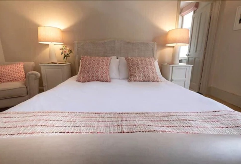 Deluxe Szoba, The Ship At Dunwich