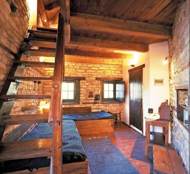 3-Bett-Standardzimmer, Arhontiko Aristis