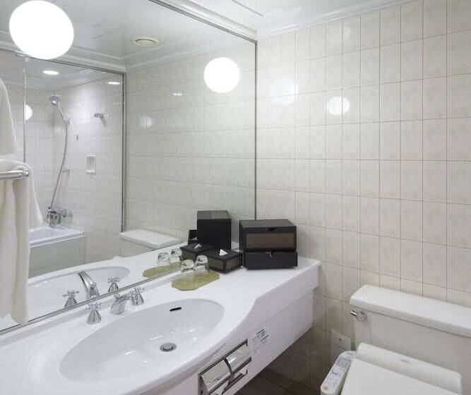 Номер Deluxe, Biwako