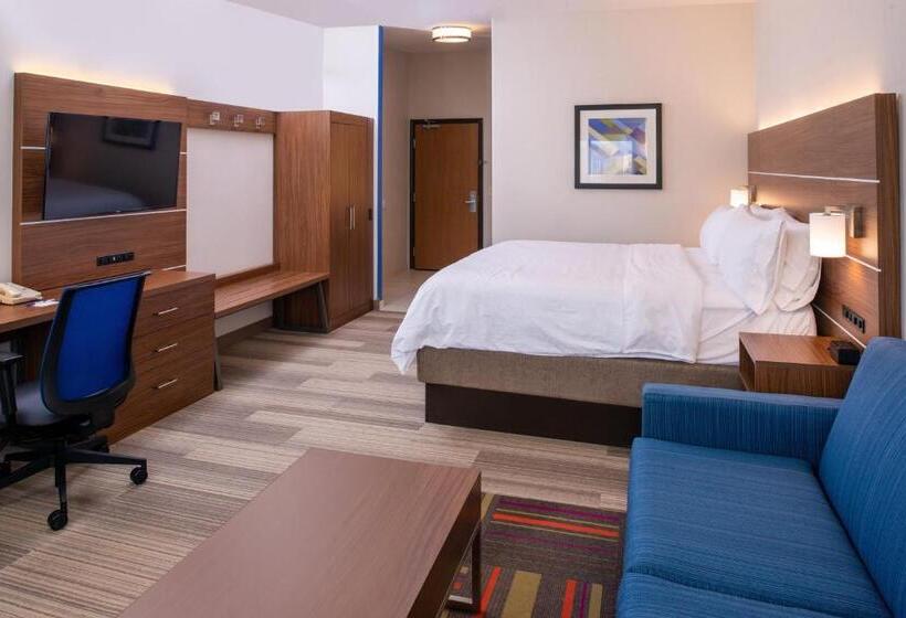 מיטת קינג בסוויטה, Holiday Inn Express Hotel & Suites Gunnison, An Ihg