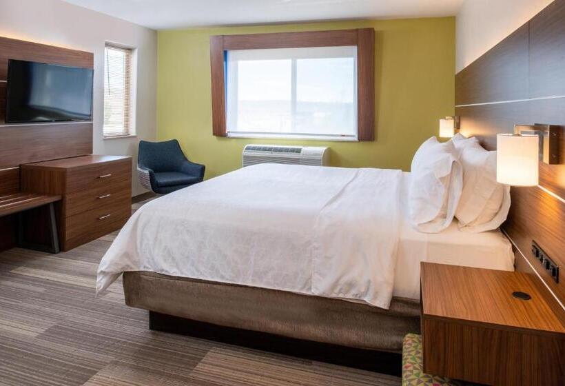 מיטת קינג בסוויטה, Holiday Inn Express Hotel & Suites Gunnison, An Ihg