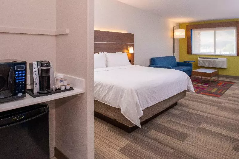 キングサイズベッドのスタンダードルーム, Holiday Inn Express Hotel & Suites Gunnison, An Ihg