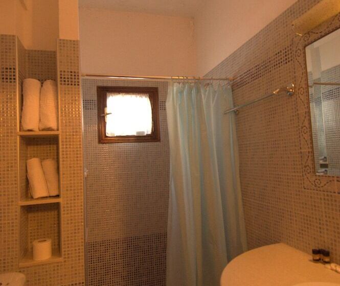 חדר דלוקס, Kroupi