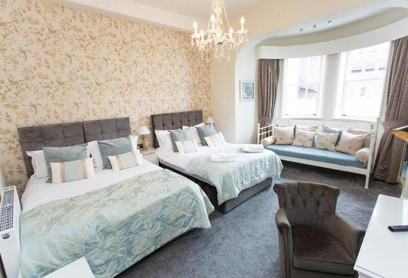 家庭间, The Queens