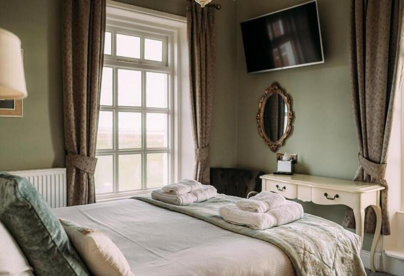 标准间, The Queens