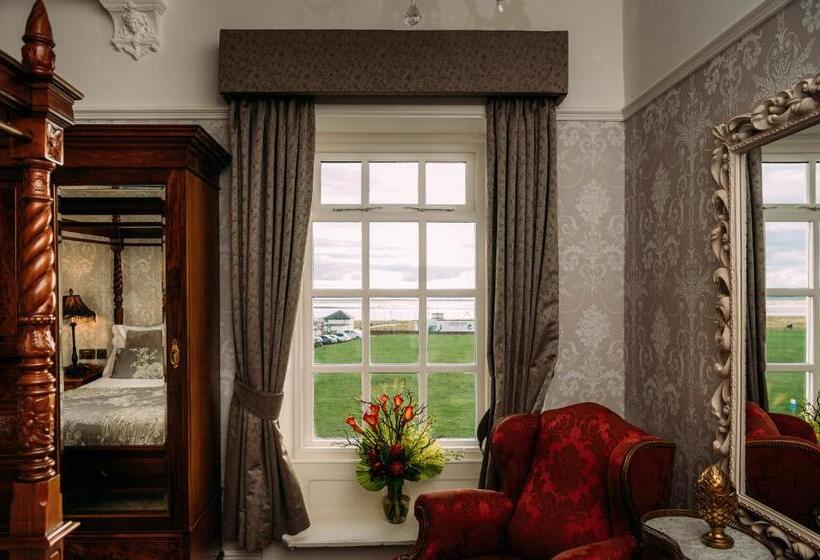 带特大床的标准间, The Queens