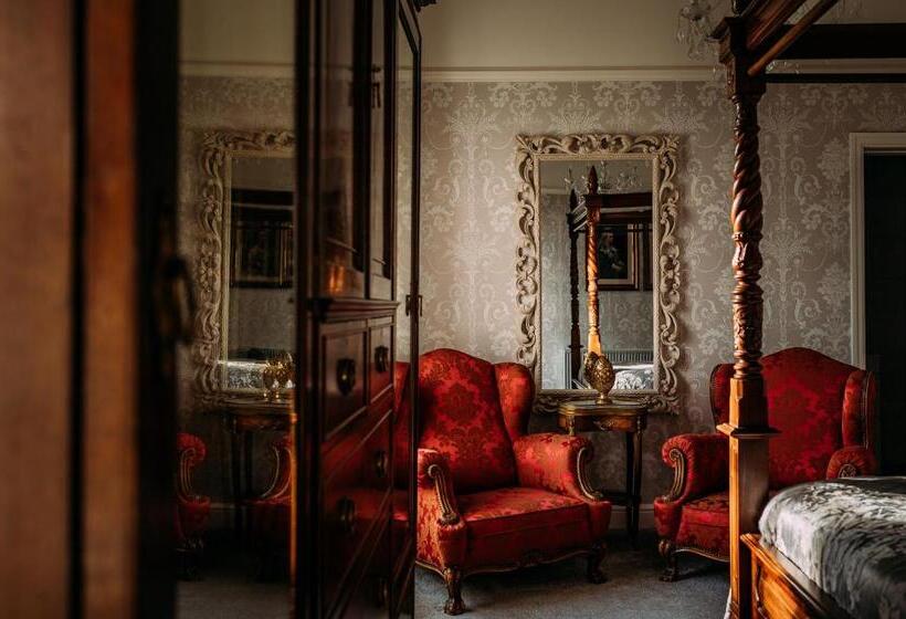 带特大床的标准间, The Queens