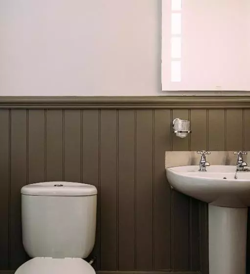 スタンダードシングルルーム, The Queens