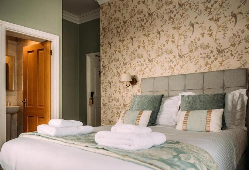 标准间, The Queens