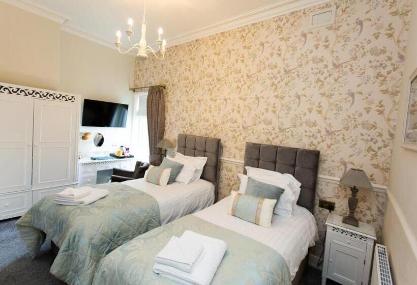 标准间, The Queens